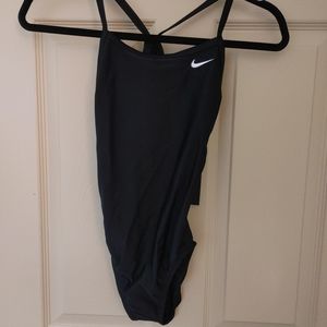 Nike Women’s One Piece Swimsuit Black Strapped Racerback Size 30 #NESS7085-001